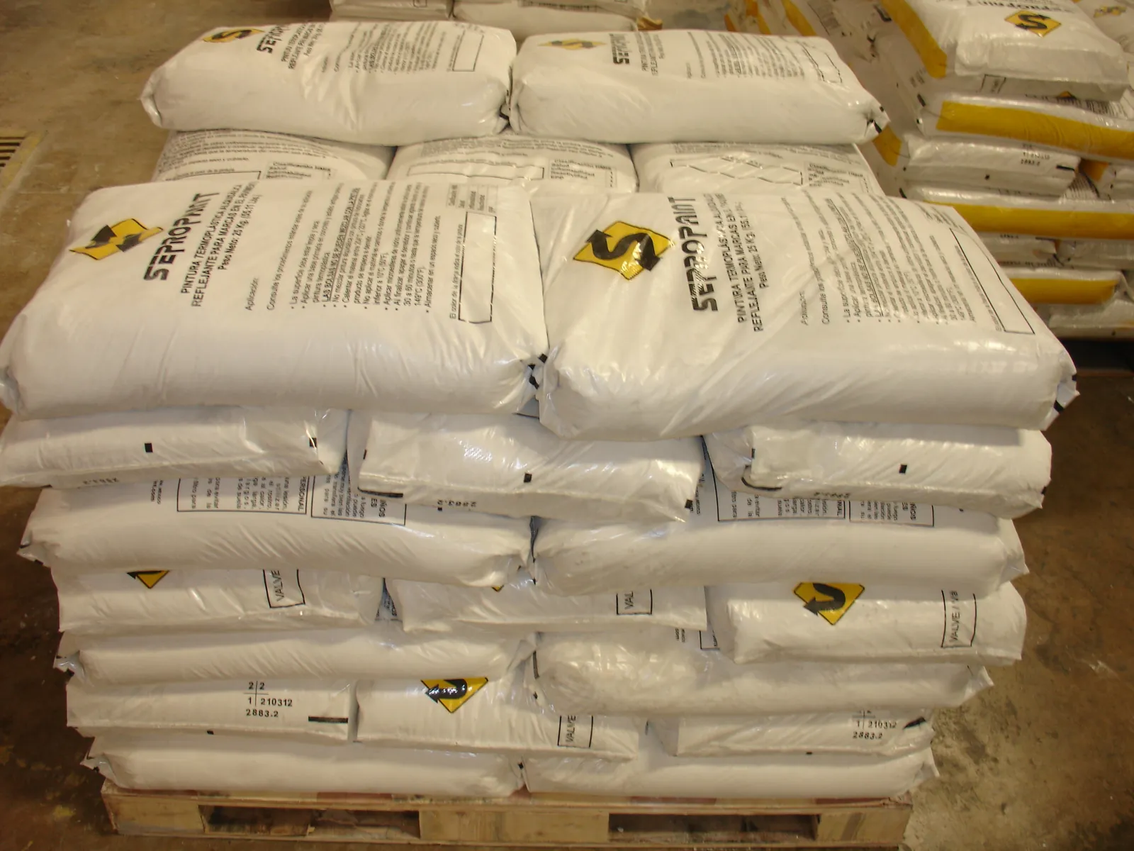 Sacos SEPROPAINT de 25 kg listos para salir de planta con su certificado