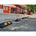 Topes Home Top It instalados en cajones de estacionamiento