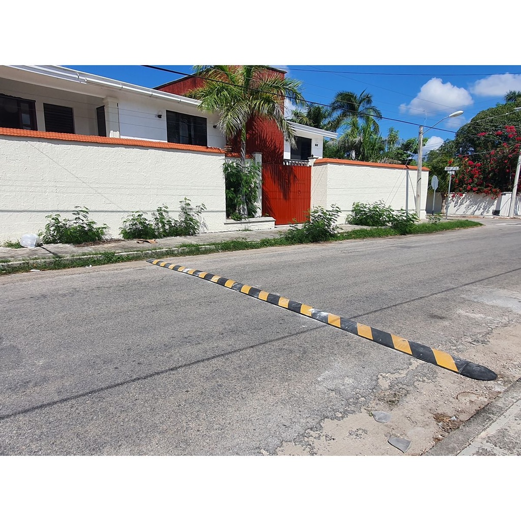 Reductor de velocidad Rondó instalado en calle