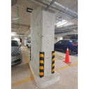 Esquineros protegiendo columnas en estacionamiento subterráneo
