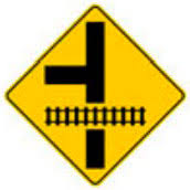 SEÑAL SP-35B (INTERSECCIÓN VIAL EN T PRÓXIMA A 
CRUCE CON VÍA FÉRREA)